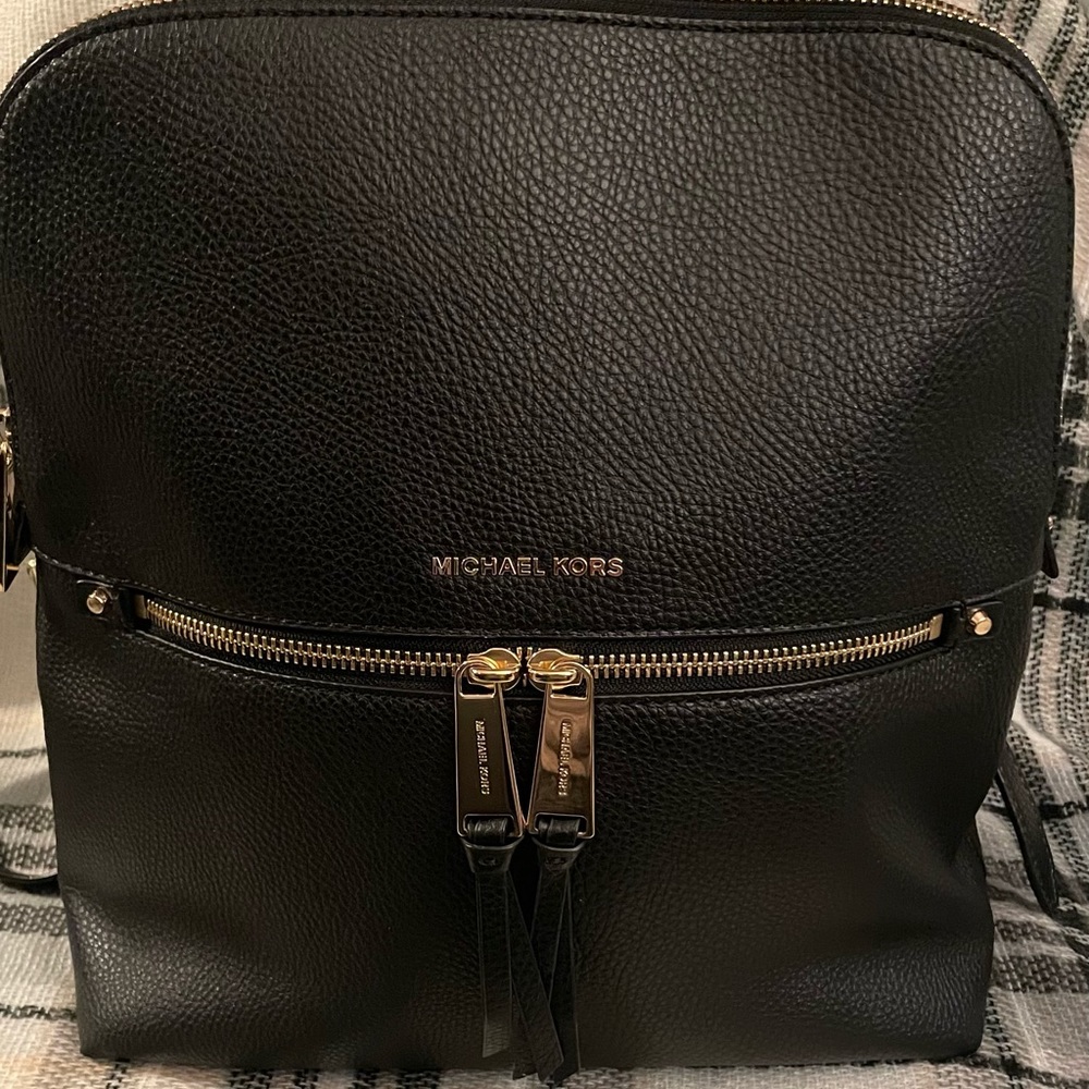 Michael Kors Rhea Zip Medium Slim Backpack